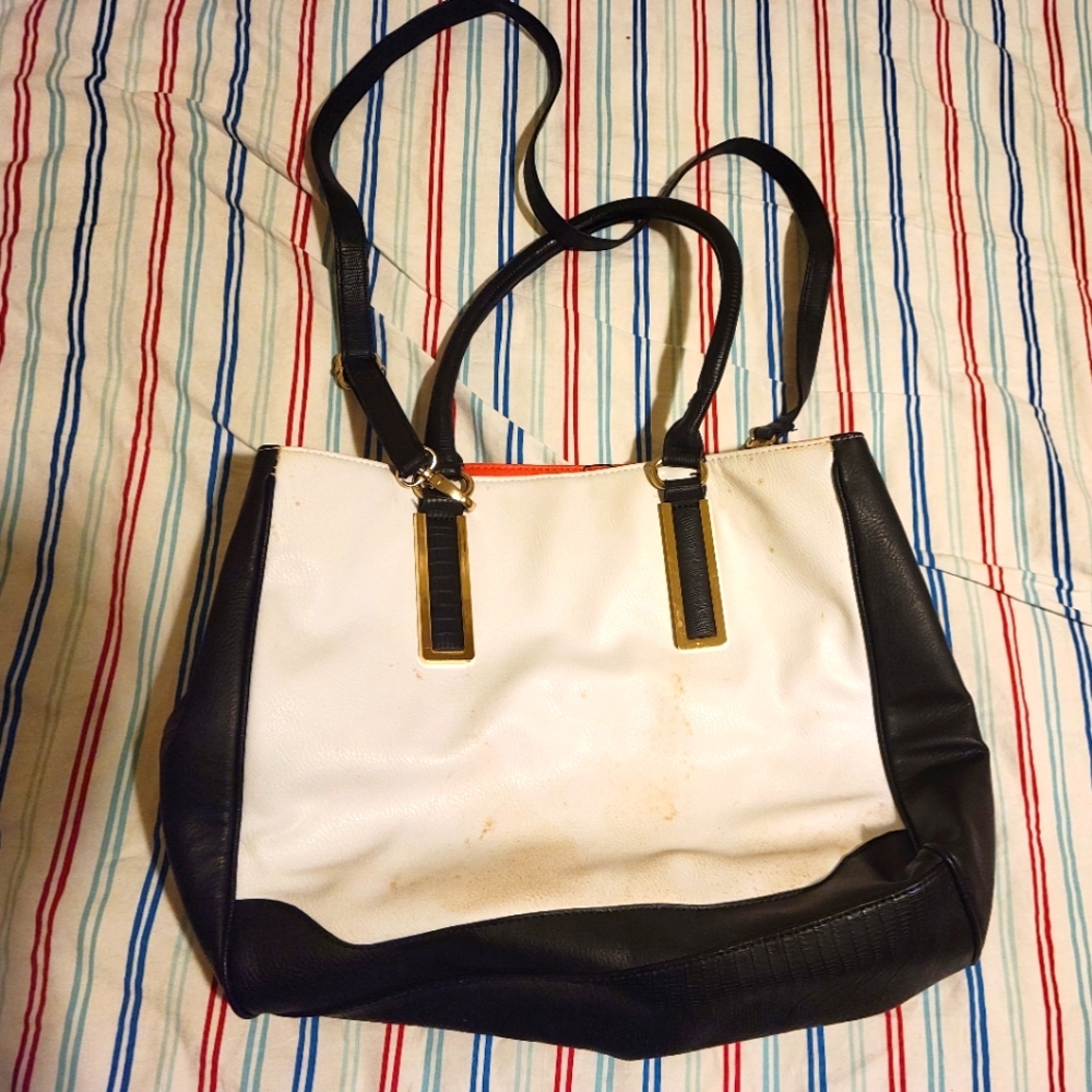 APT 9 While and Black Tote